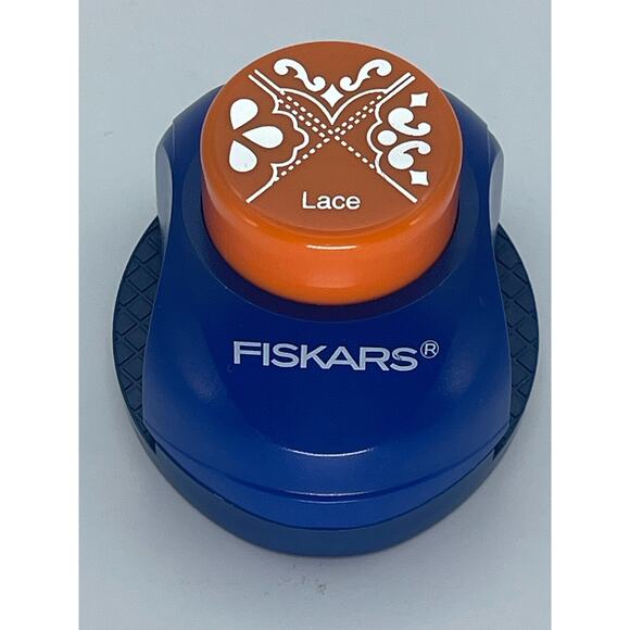 Fiskars Heritage Decorative Corner Paper Punch - Picture 1 of 6